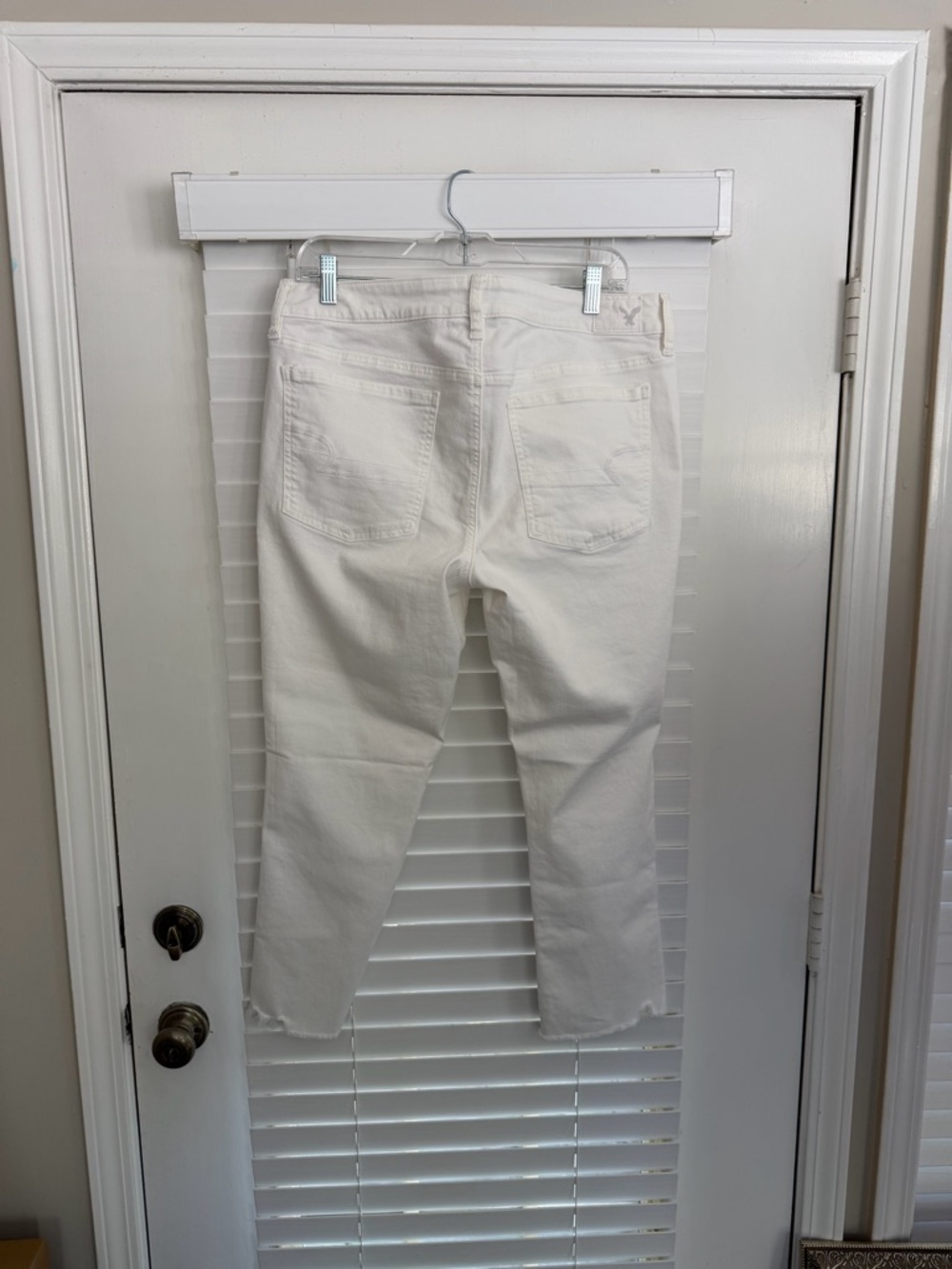 American Eagle Outfitters White Super Stretch Jeans - Picture 2 of 4